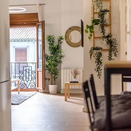 Tuguest Plaza Pescaderia - Catedral Apartment
